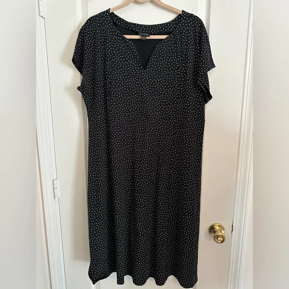J.Jill Wearever Seamed Split-Neck Dress in black Tossed Dots Size XLP NWOT - Picture 4 of 16